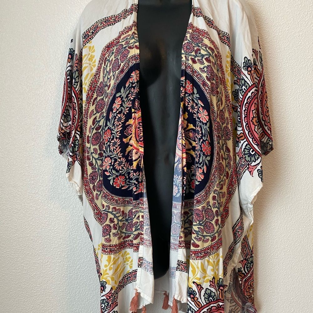 Super cute like new bohemian style wrap!